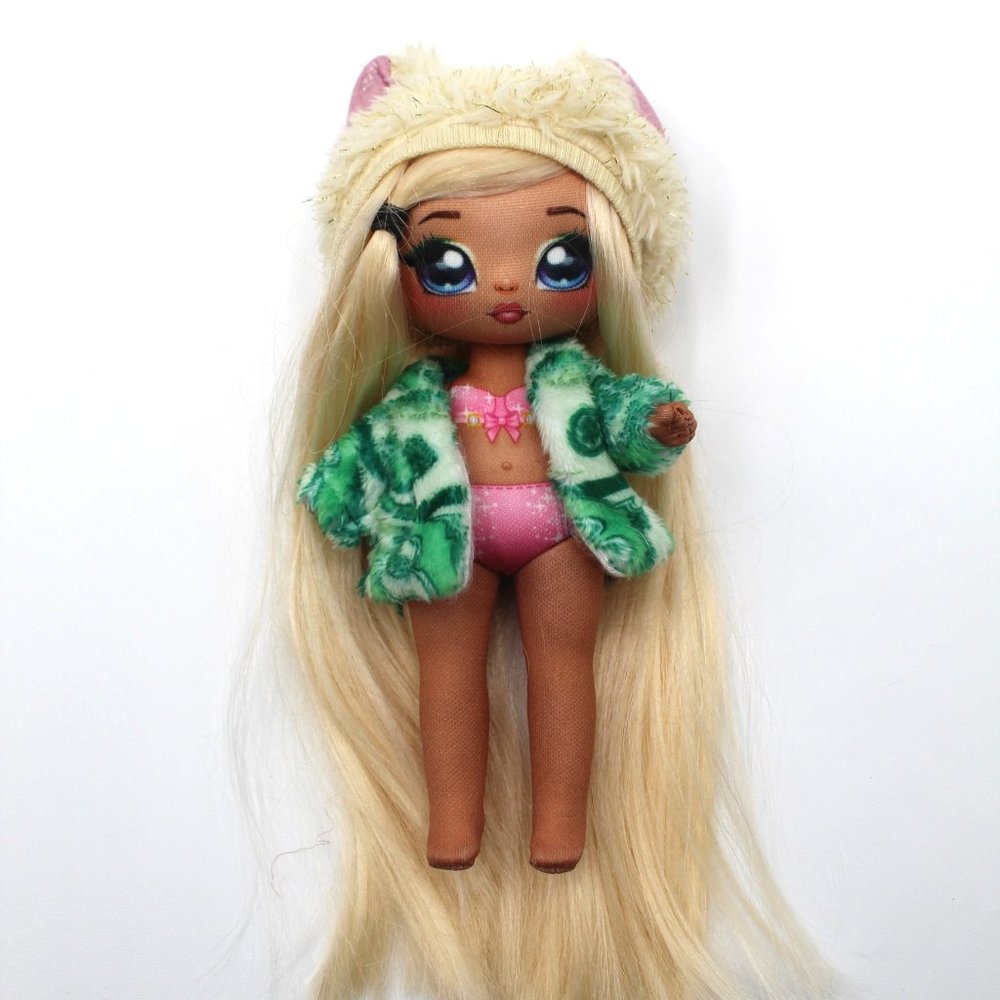MGA NA NA NA SURPRISE DOLL VICTORIA Grand Glam Series Blonde W/ HAT & Money Coat